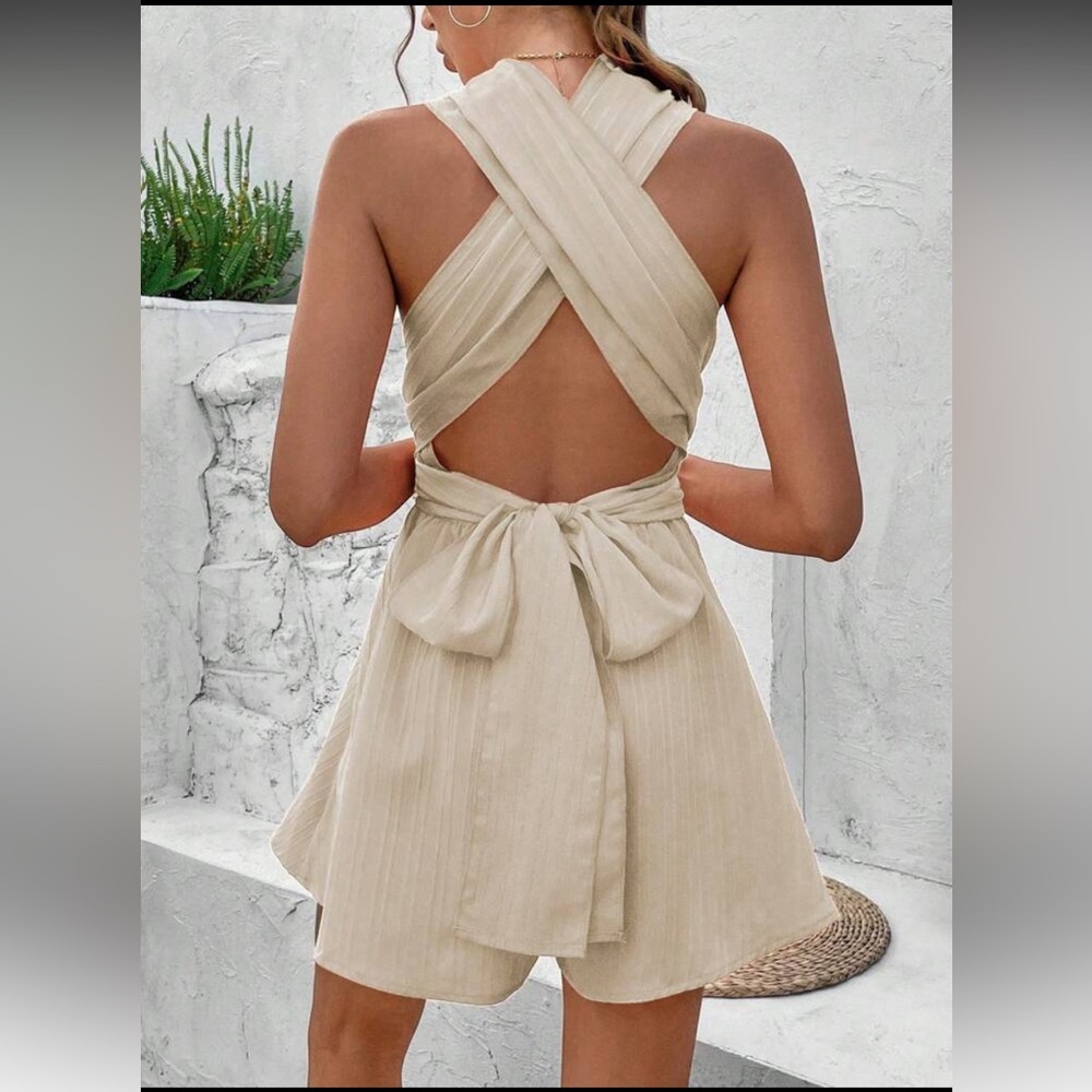 Beige Halter Shorts Jumper
Brand new. Sz XL/12 - Picture 2 of 7